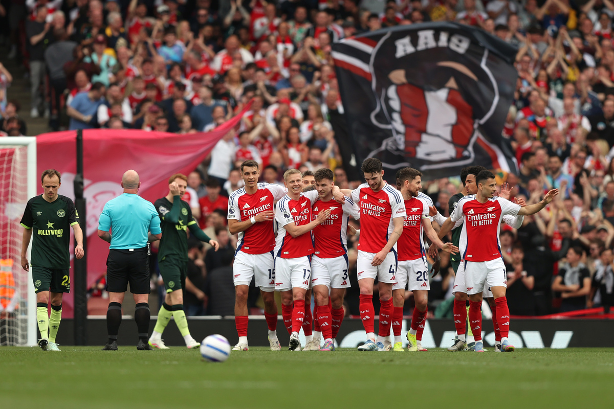 本泽马：皇马缺少有经验的人，能站出来说“这个地方你做错了”（本泽马称皇马缺乏能站出来直言指错的老将）