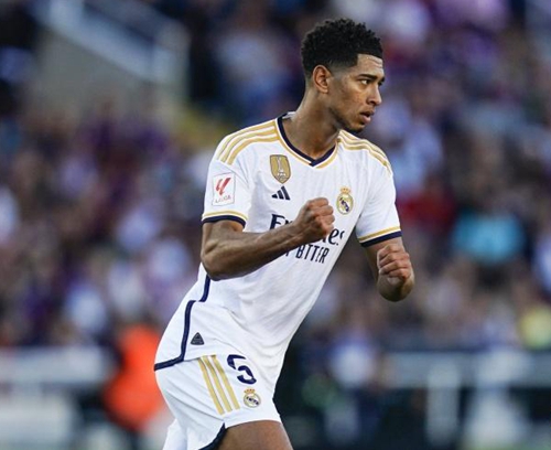 洲际杯前瞻：蓝十字防守存在漏洞，弗拉门戈士气正旺力争晋级（洲际杯展望：蓝十字后防隐患凸显，气势正盛的弗拉门戈剑指晋级）