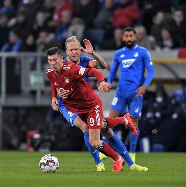 达尼洛同时斩获两座欧冠&解放者杯冠军，为历史首人（达尼洛史上首位包揽欧冠与解放者杯双冠）