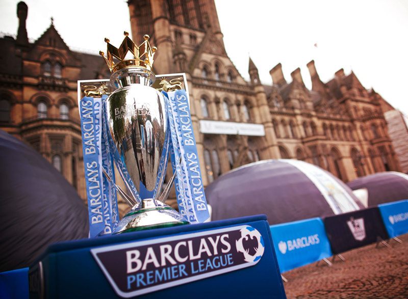 感谢俱乐部，U16国少球员身穿各自俱乐部训练服拍摄全家福（U16国少全家福：球员穿各自俱乐部训练服致谢俱乐部）