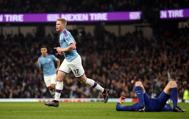 英媒：热刺领跑伊万-托尼的转会，球员愿意降低一半的薪水（英媒：热刺在伊万托尼转会争夺中占优，球员愿将薪资减半）