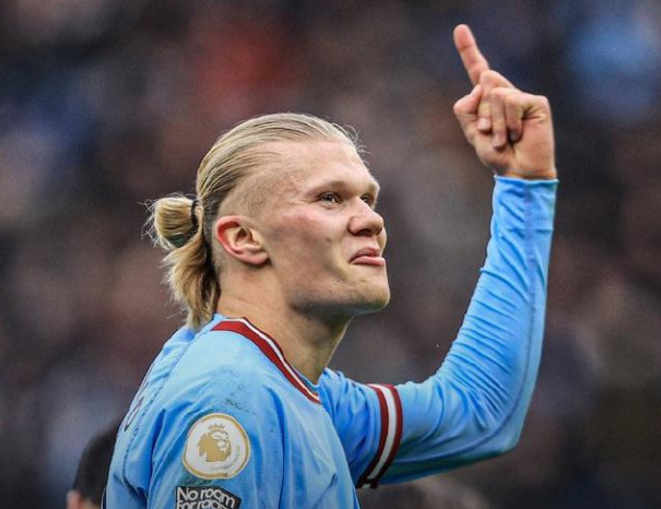 国脚徐新接近加盟云南玉昆，31岁中场驰援保级队，双赢还是冒险？（31岁国脚徐新或将投云南玉昆，中场补强保级军，妙招抑或险棋？）