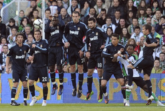 英超：曼城客场3-1击败富勒姆（曼城英超客场3-1力擒富勒姆）