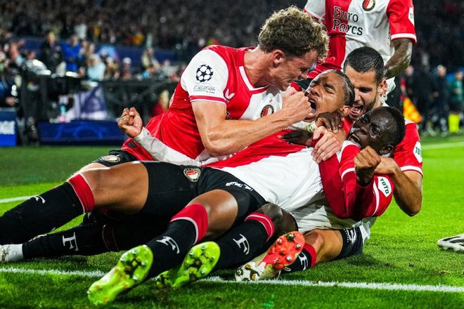 阿斯：阿隆索找到了理想的阵型，防守阶段4-4-2&进攻3-5-2（阿斯：阿隆索确定最佳阵型，防守4-4-2，进攻3-5-2）