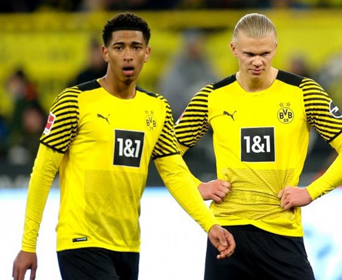 田径项目多项纪录被刷新（田径赛场多项纪录告破）